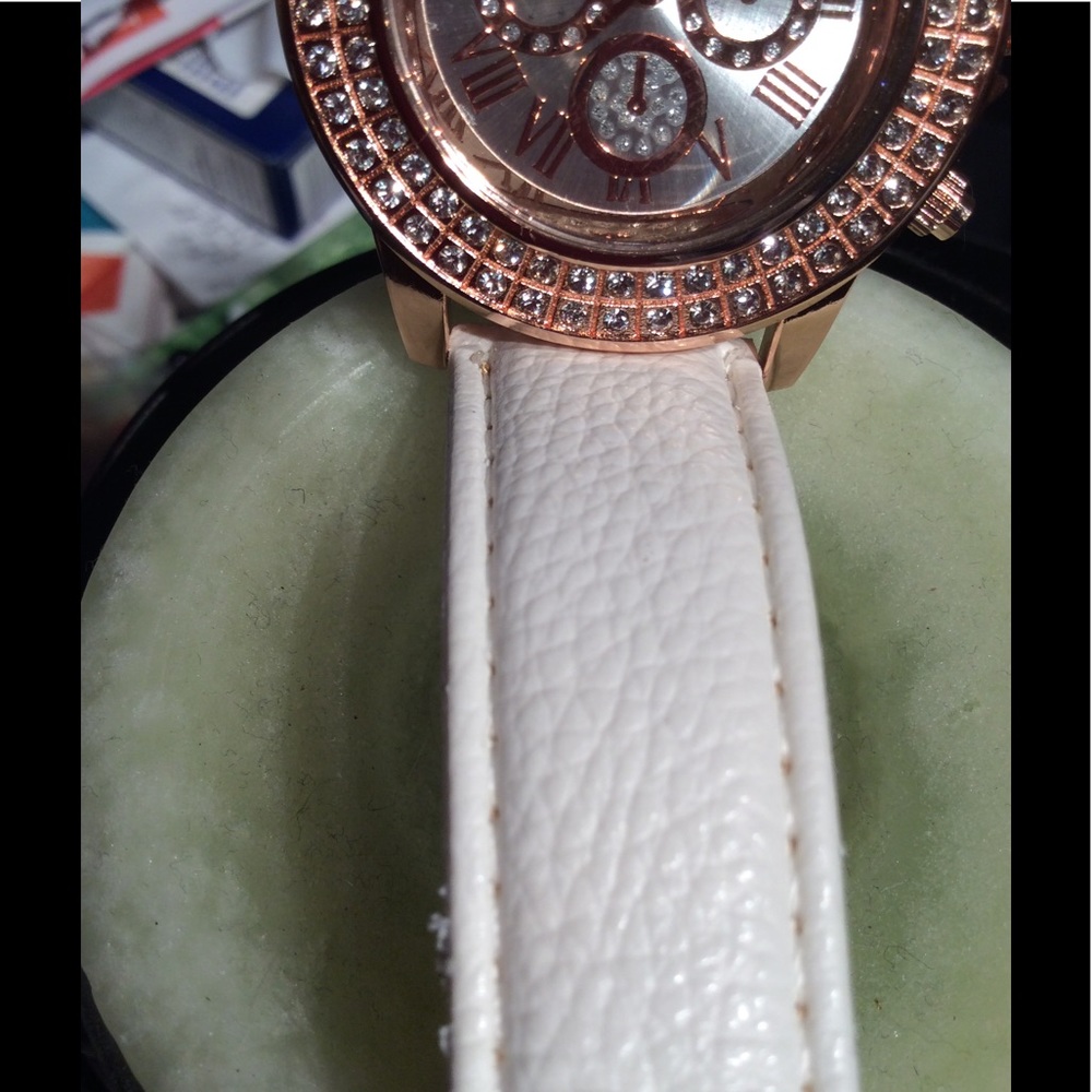 ❤️ Faux Leather Watch NEW ❤️ - Picture 6 of 6