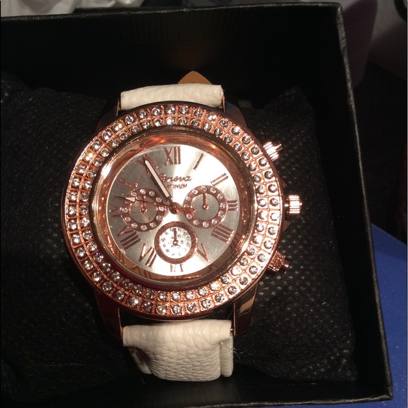 ❤️ Faux Leather Watch NEW ❤️ - Picture 2 of 6