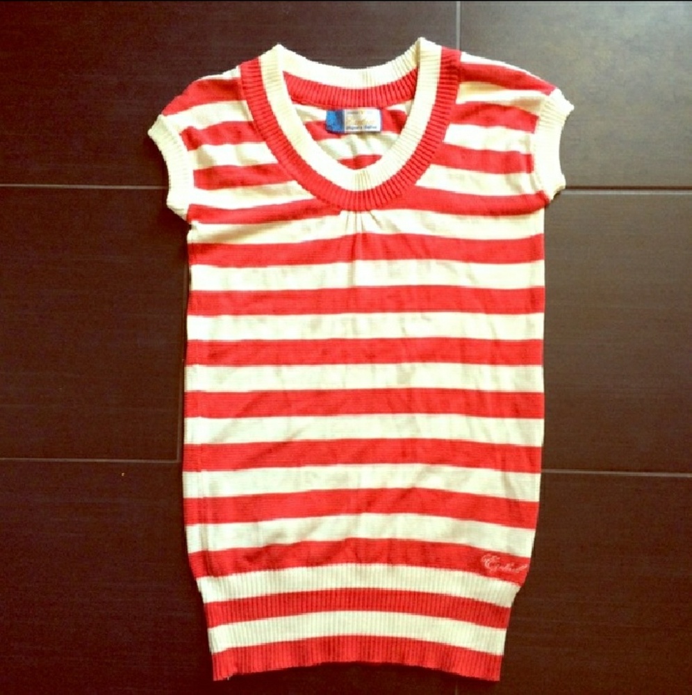 Red and white sweater shirt