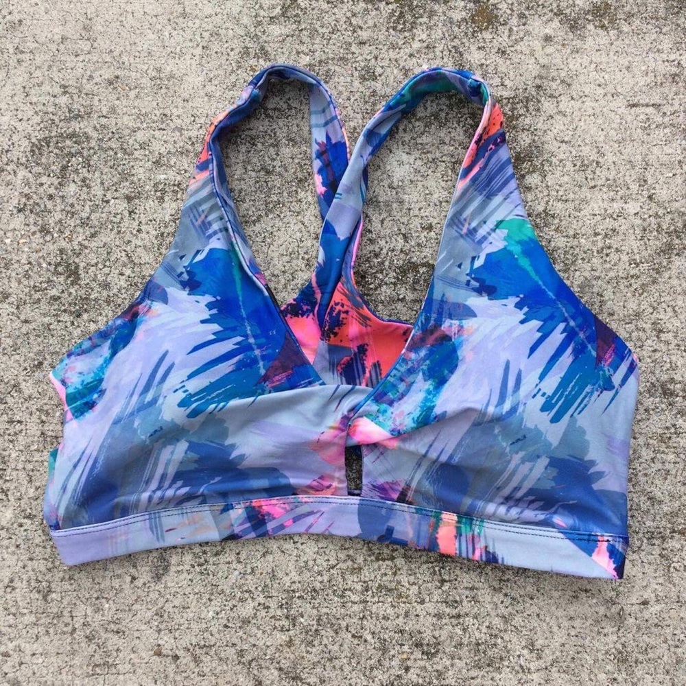 Fabletics Ellie Bra II keyhole sports bra
