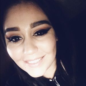 Meet your Posher, Jasmin