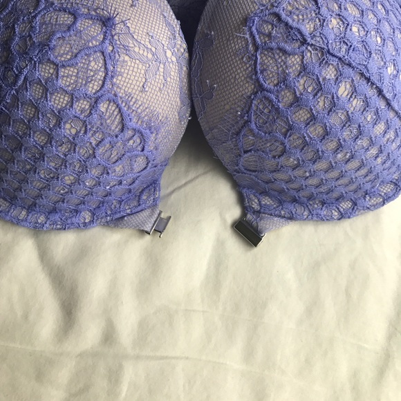 Victoria's Secret Very Sexy V-back Push-Up Bra - Picture 3 of 3