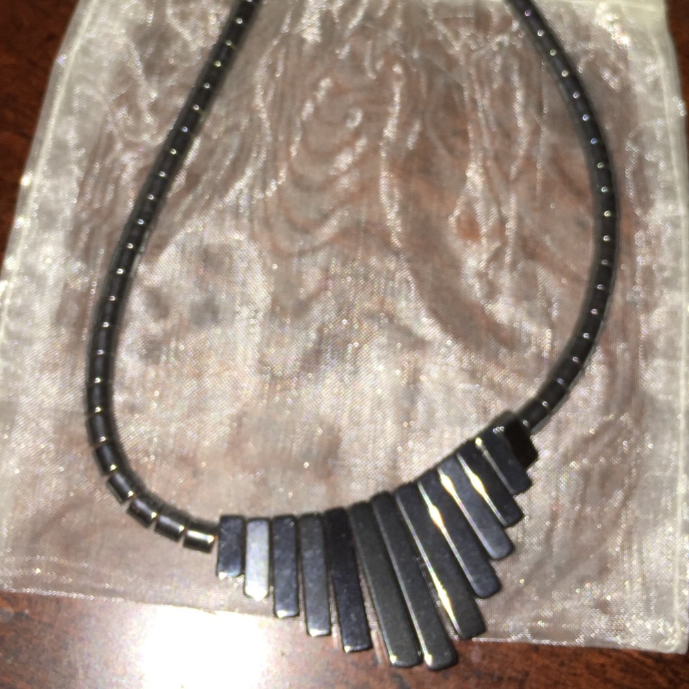 ✂️✂️✂️ reduced offer at $5!!!Metallic short chain