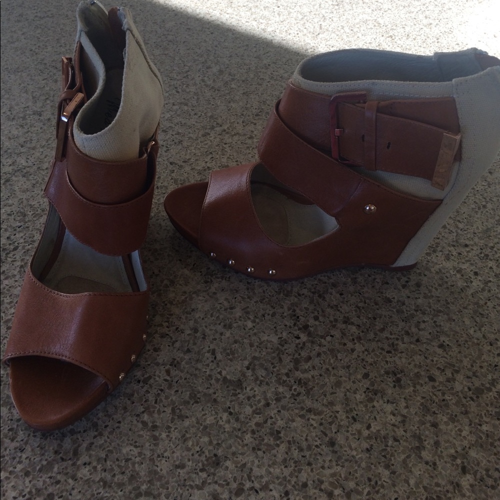 Mea Shadow wedge!