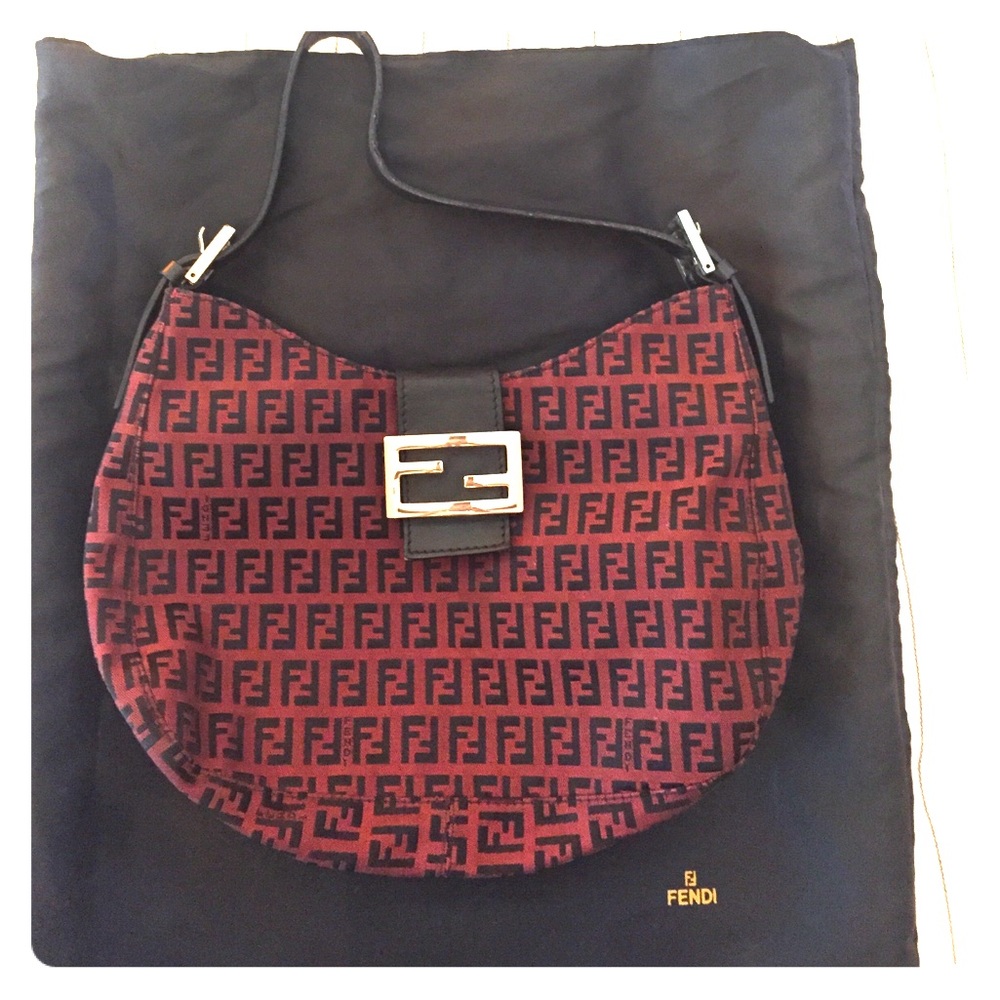 Fendi hobo. Good shape. Some wear in the strap.