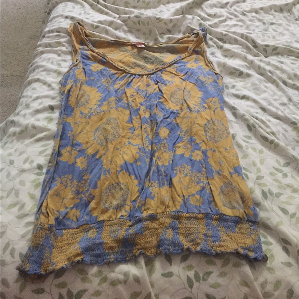 Blue tank with yellow flowers