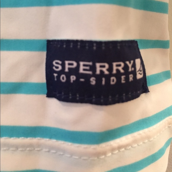 Adorable Sperry Rash guard - Picture 4 of 5