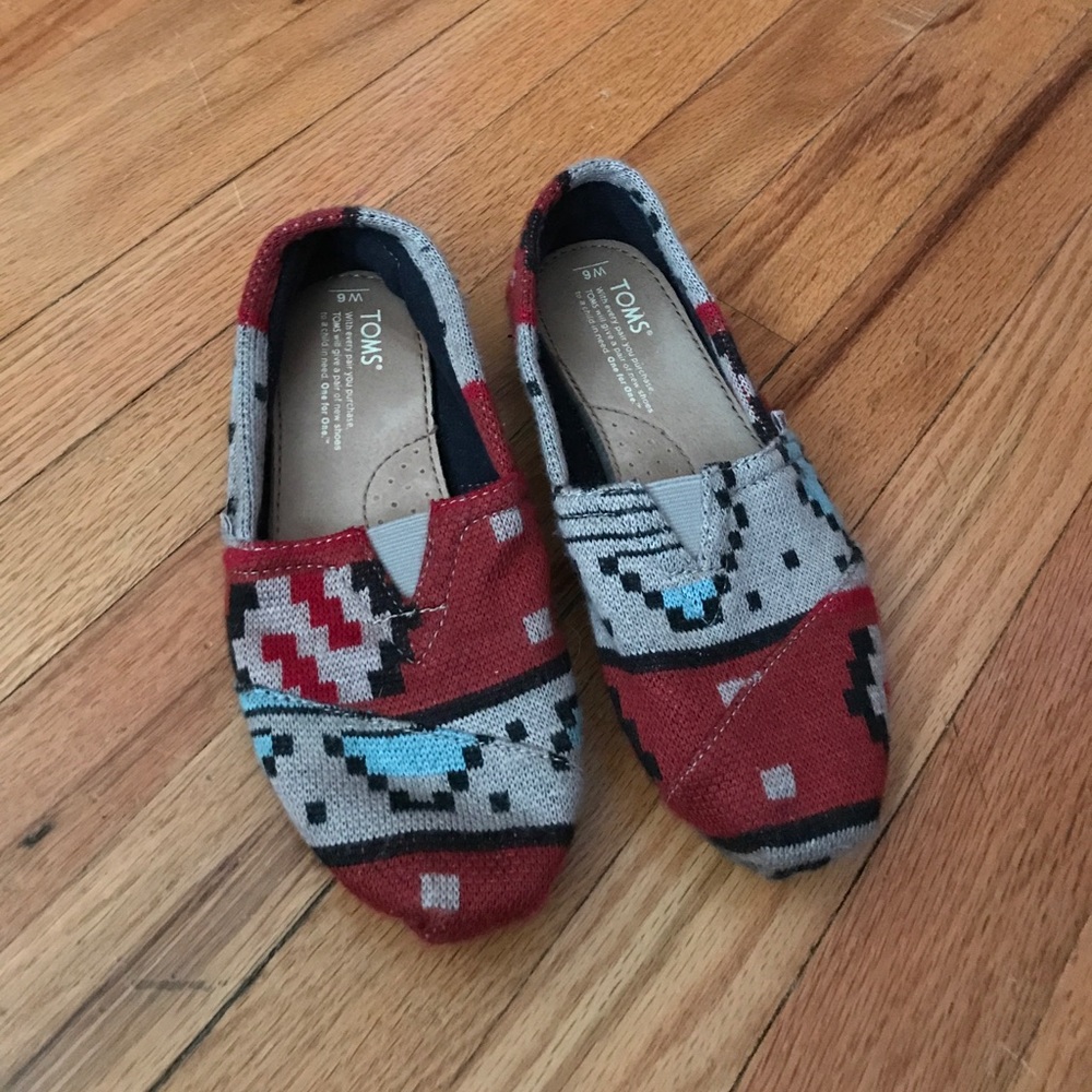 Toms size 6