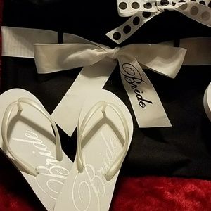 Wedding tote and flip flops set