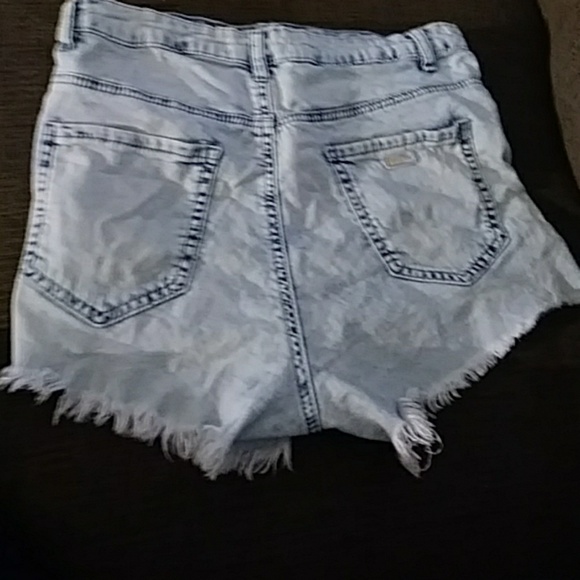 Sexy Destroyed shorts - Picture 2 of 5