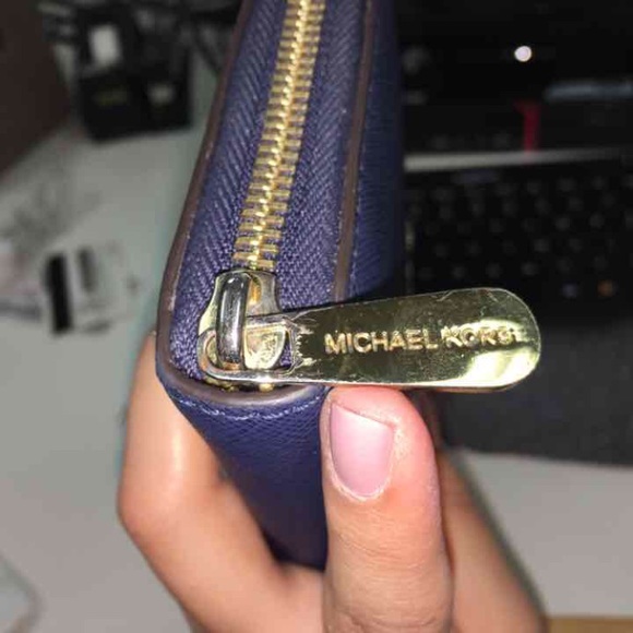 Michael Kors Jet Set Wallet - Picture 4 of 4