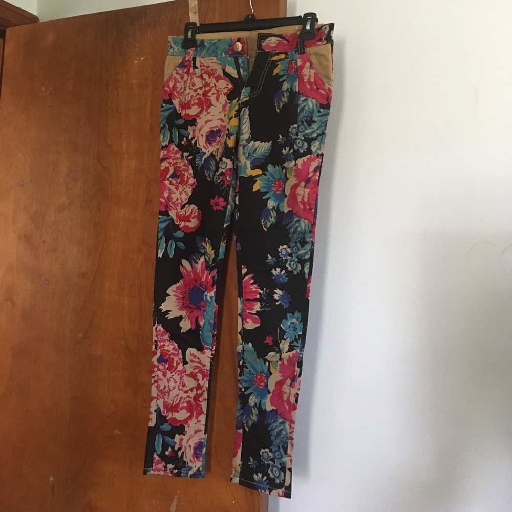 Floral Print Pants.