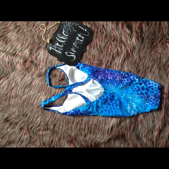 Speedo One piece Swim suit - Picture 2 of 4