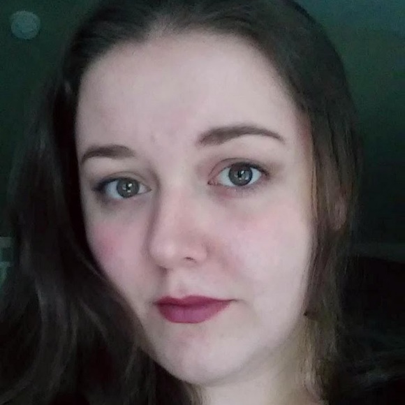 Meet your Posher, Ali - Picture 2 of 2