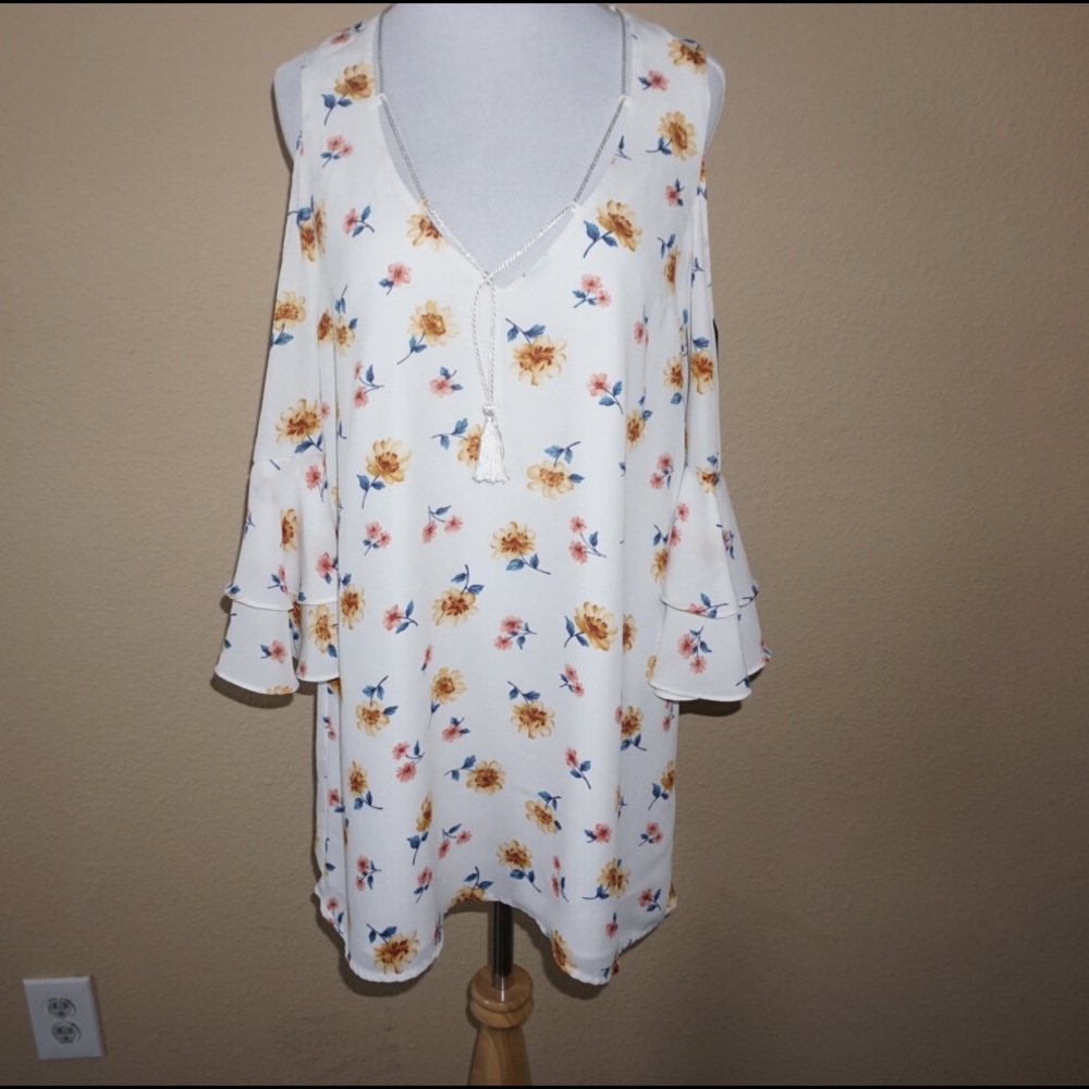 FOREVER21 NWT Sunflower Dress! Size:M 🌻🌻🌻