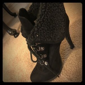 Kim Kardashian heel/boots size 6