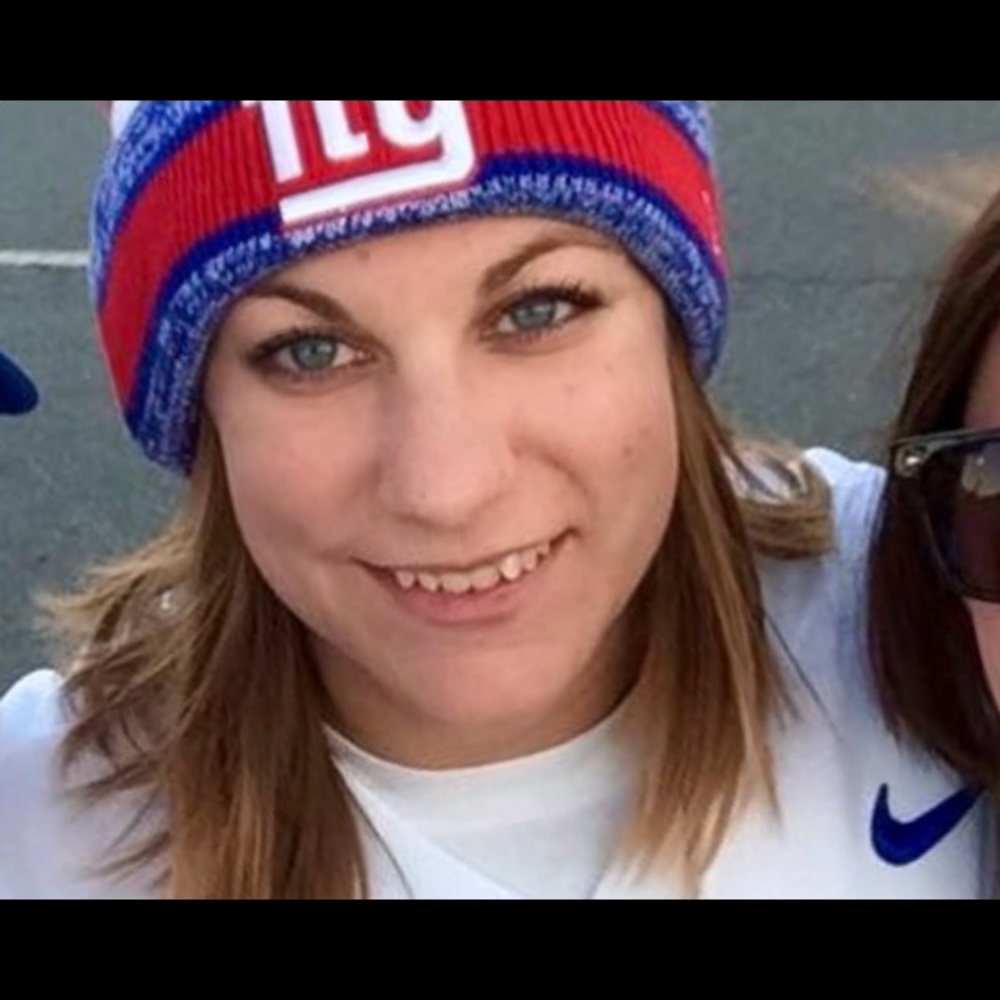 Meet your Posher, Danielle