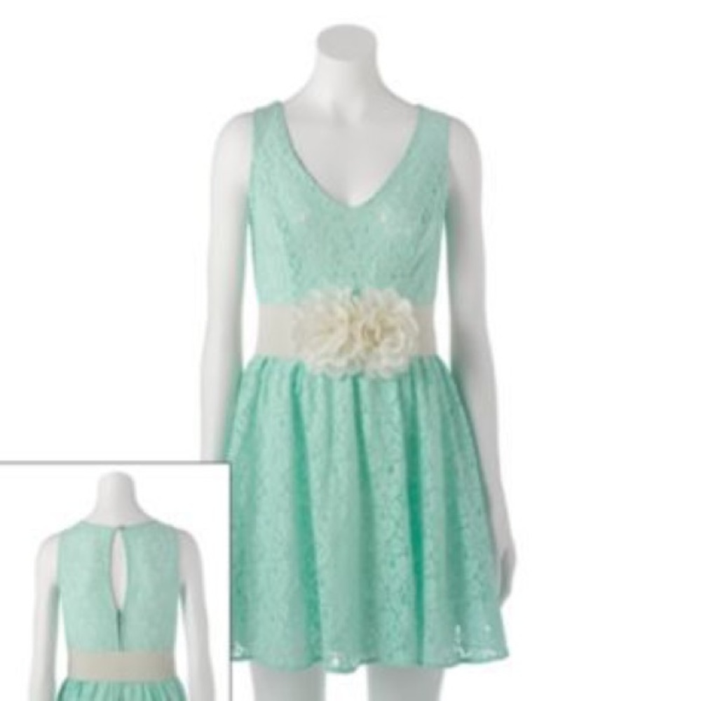 Juniors Lace Seafoam Dress - Size M - semi-formal