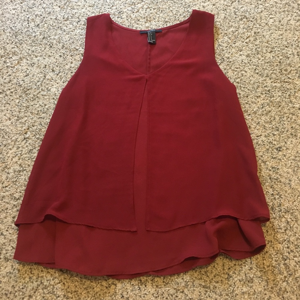 Burgundy red flowy top blouse small NWOT v neck