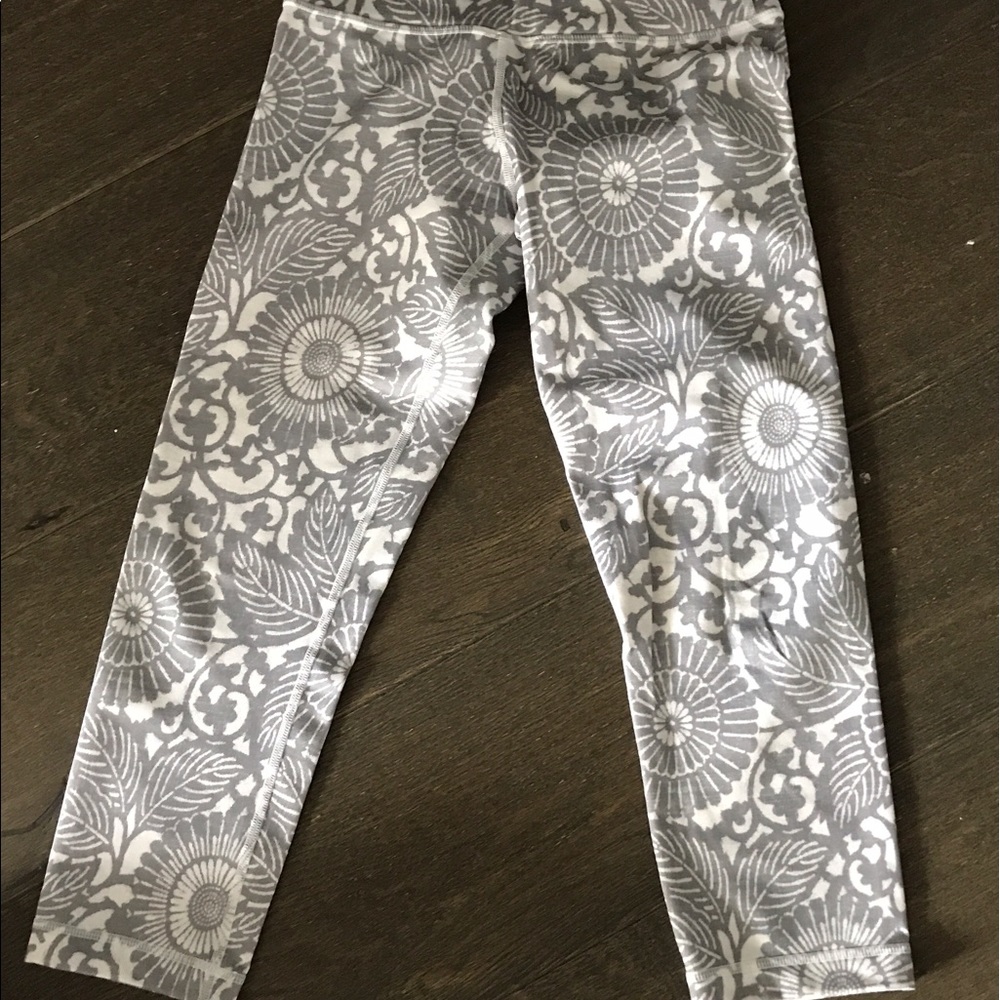 Lululemon Wunder Under Crop