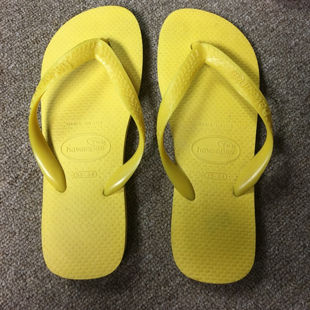 Yellow havainanas flip flops