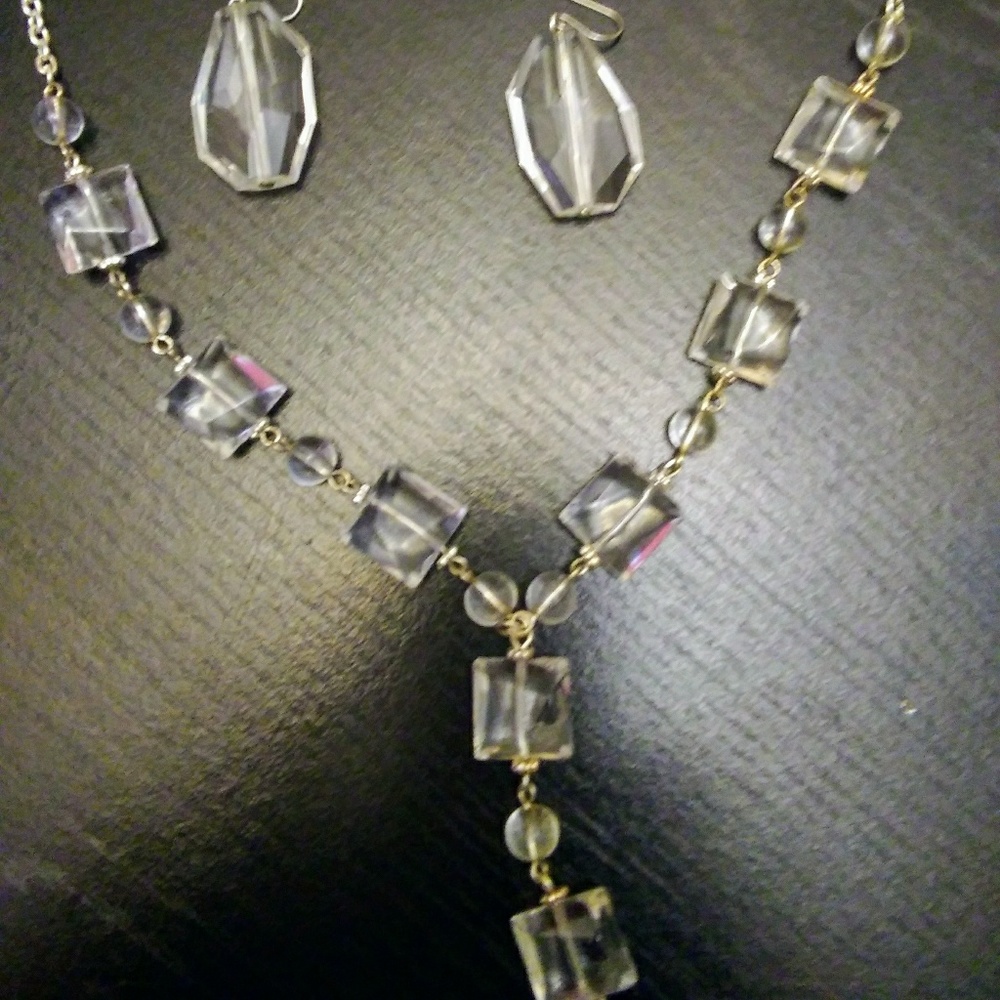 Rhinestones necklace and earrings set