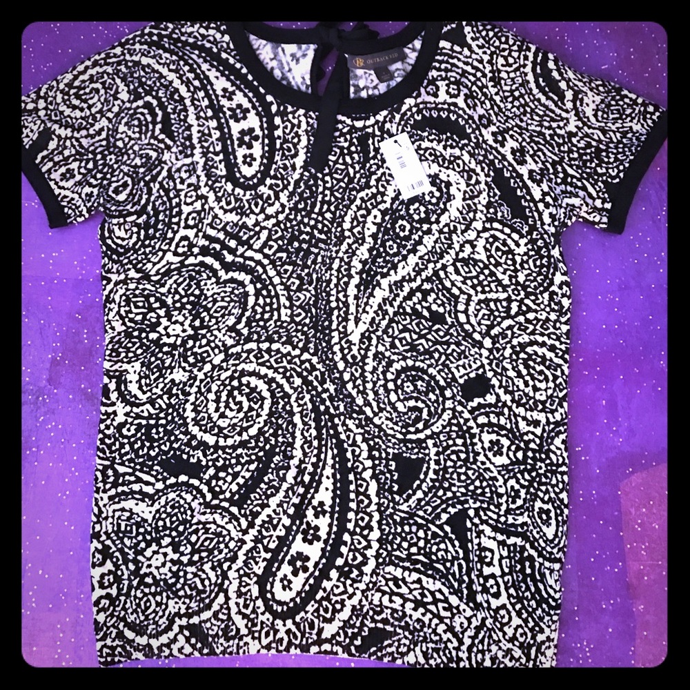 🎱NWT size small paisley blouse🎱