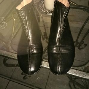 ITALIAN LEATHER LAVIRZIONE TUBALORNE ANKLE BOOTS