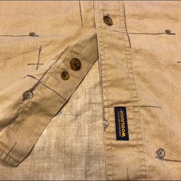 Vintage Woolrich Men's Button Down - Picture 4 of 7