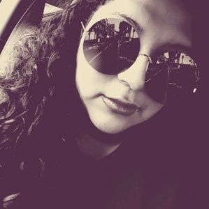 Meet your Posher, Karla