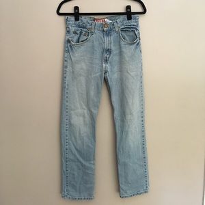 Levi's light washed mom/boyfriend jeans