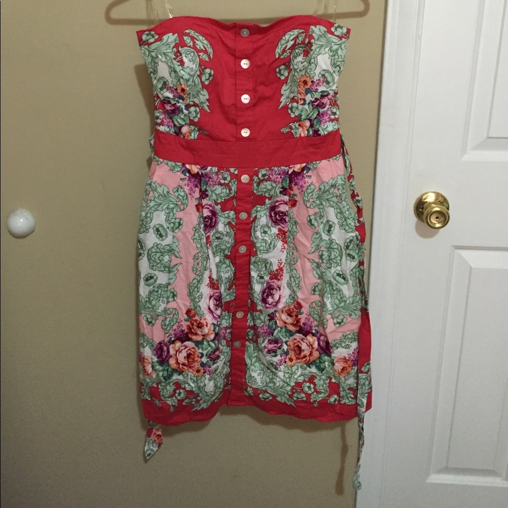 Floral strapless dress