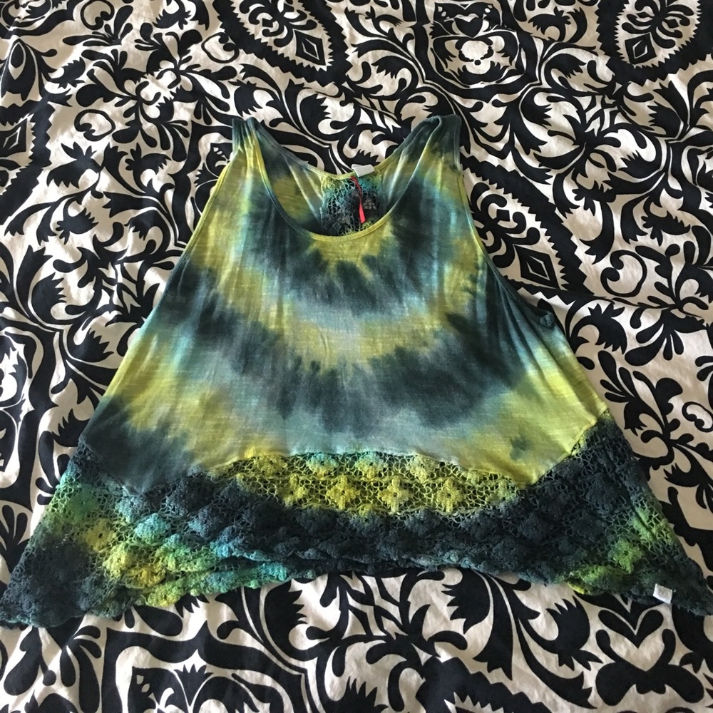 Element crochet crop top