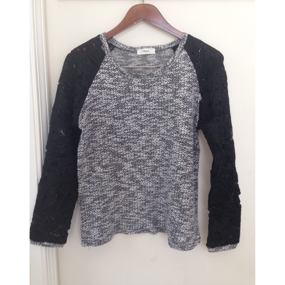 Flower sleeve cutout raglan shirt