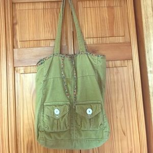 Green corduroy tote bag with cute lining detail