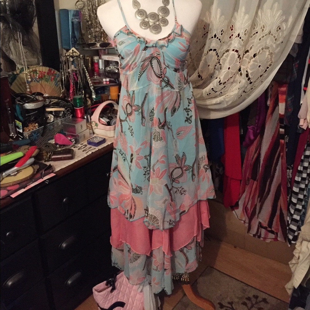 BEAUTIFUL LAYERED DRESS SZ M 📍DONATING 3/26📍