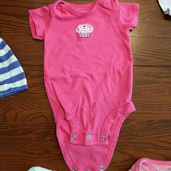 Carter's 3 month Onsie Girl Lot - Picture 5 of 7