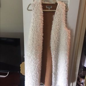 White/off white fur vest size L