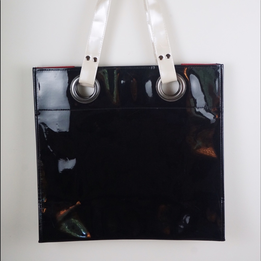 Black tote purse