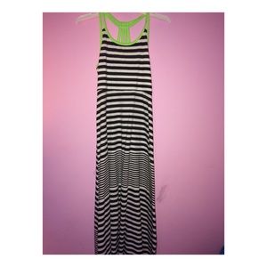 This is a black and white casual beach dress!