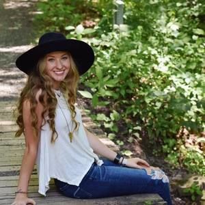 Meet your Posher, Nicole