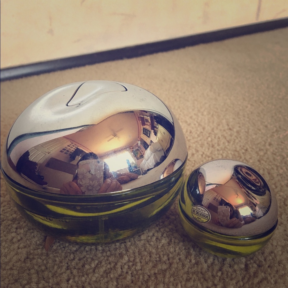 DKNY Be Delicious Eau de Parfume 3.4oz+mini sample