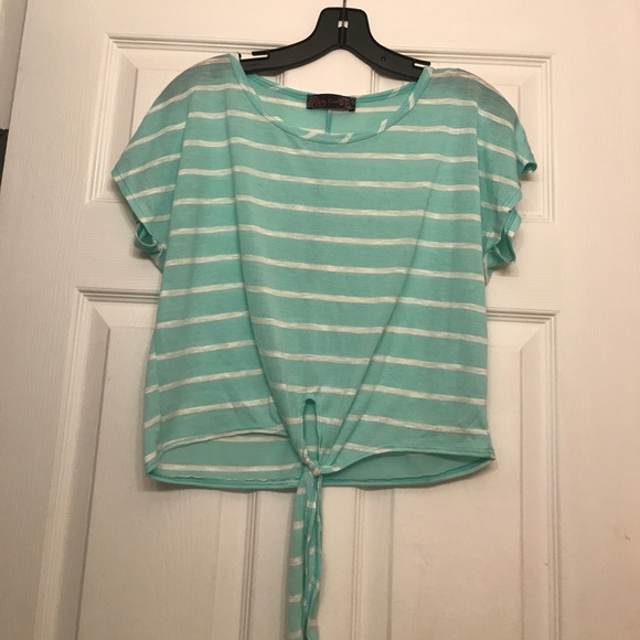 Tie-front crop striped tee shirt - Picture 1 of 2