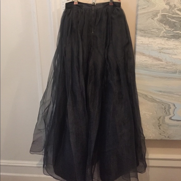 Alice and Olivia 100% Silk Gunmetal Skirt STUNNING - Picture 3 of 8