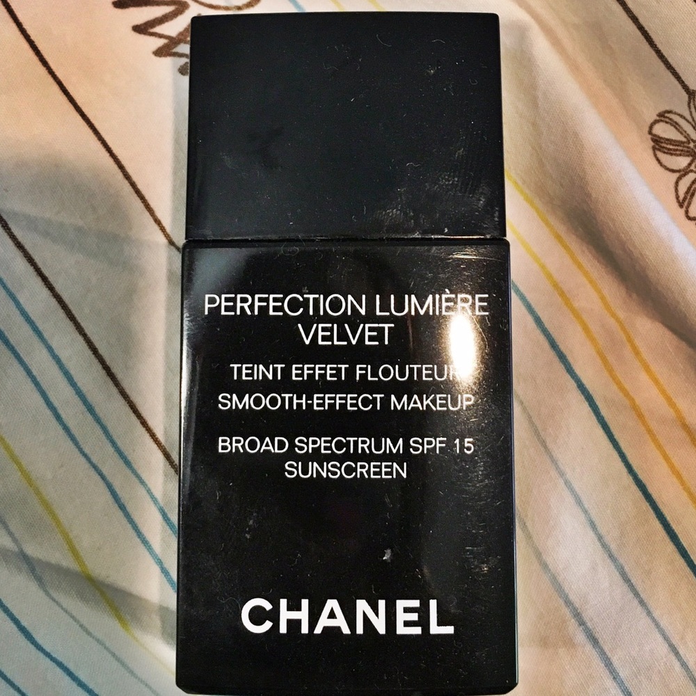 CHANEL perfection lumiére velvet with SPF 15