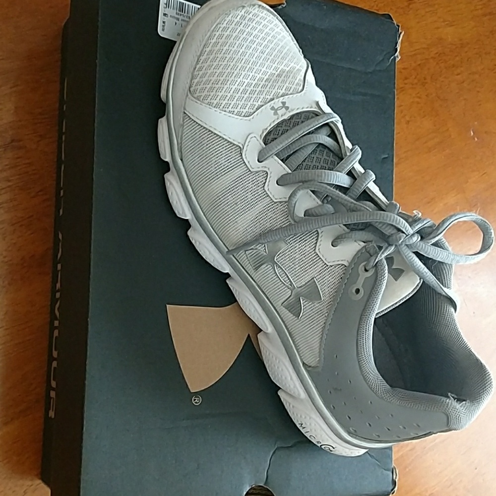 Gray  Under armor micro G