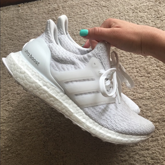 adidas Shoes - NWOT adidas UltraBOOST running shoes (size 6)