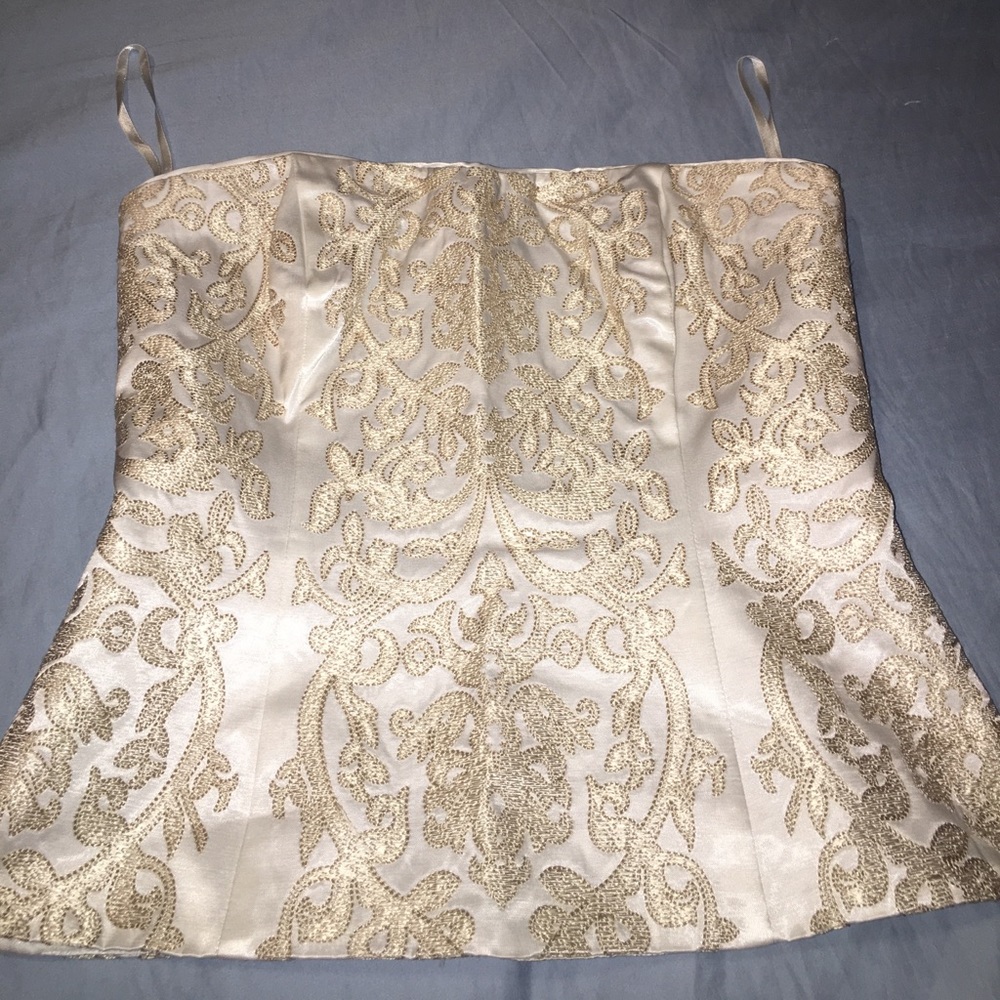 Beautiful White House black market corsetstyle top