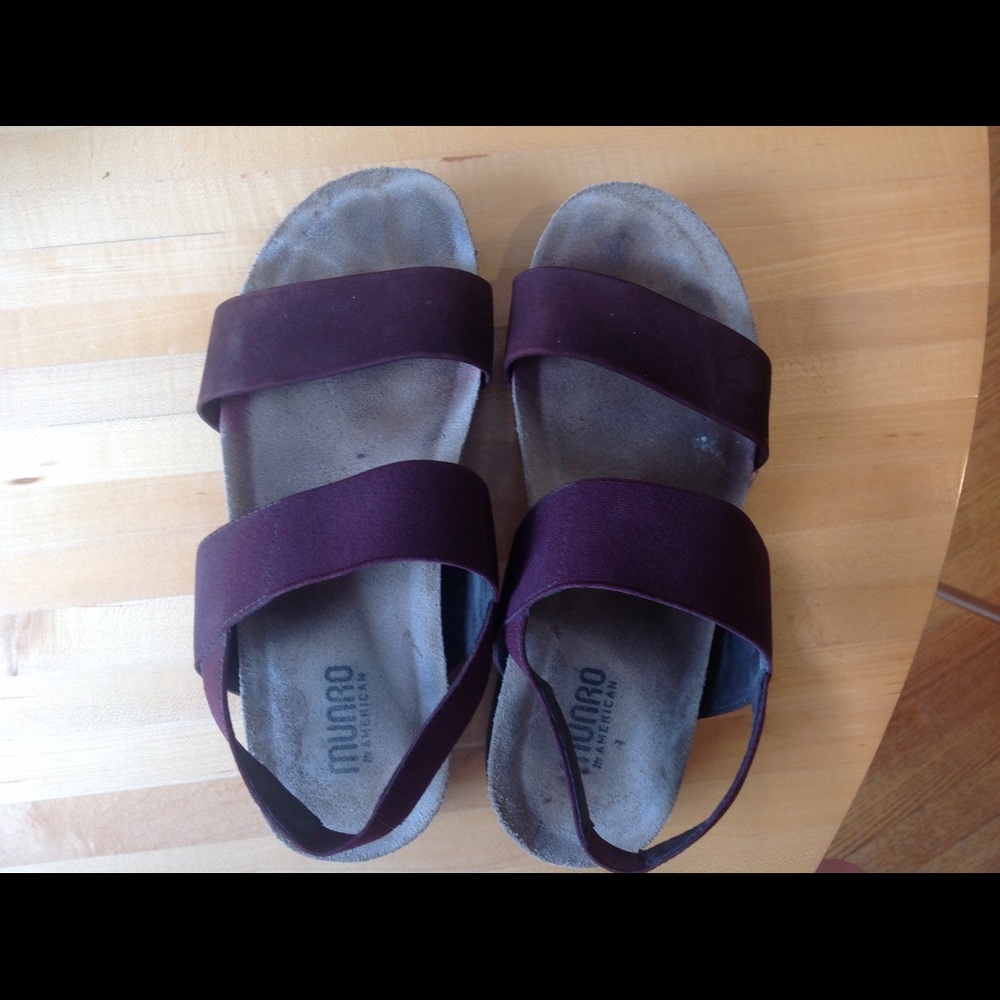 Munro American Pisces Sandals 7WW Wine