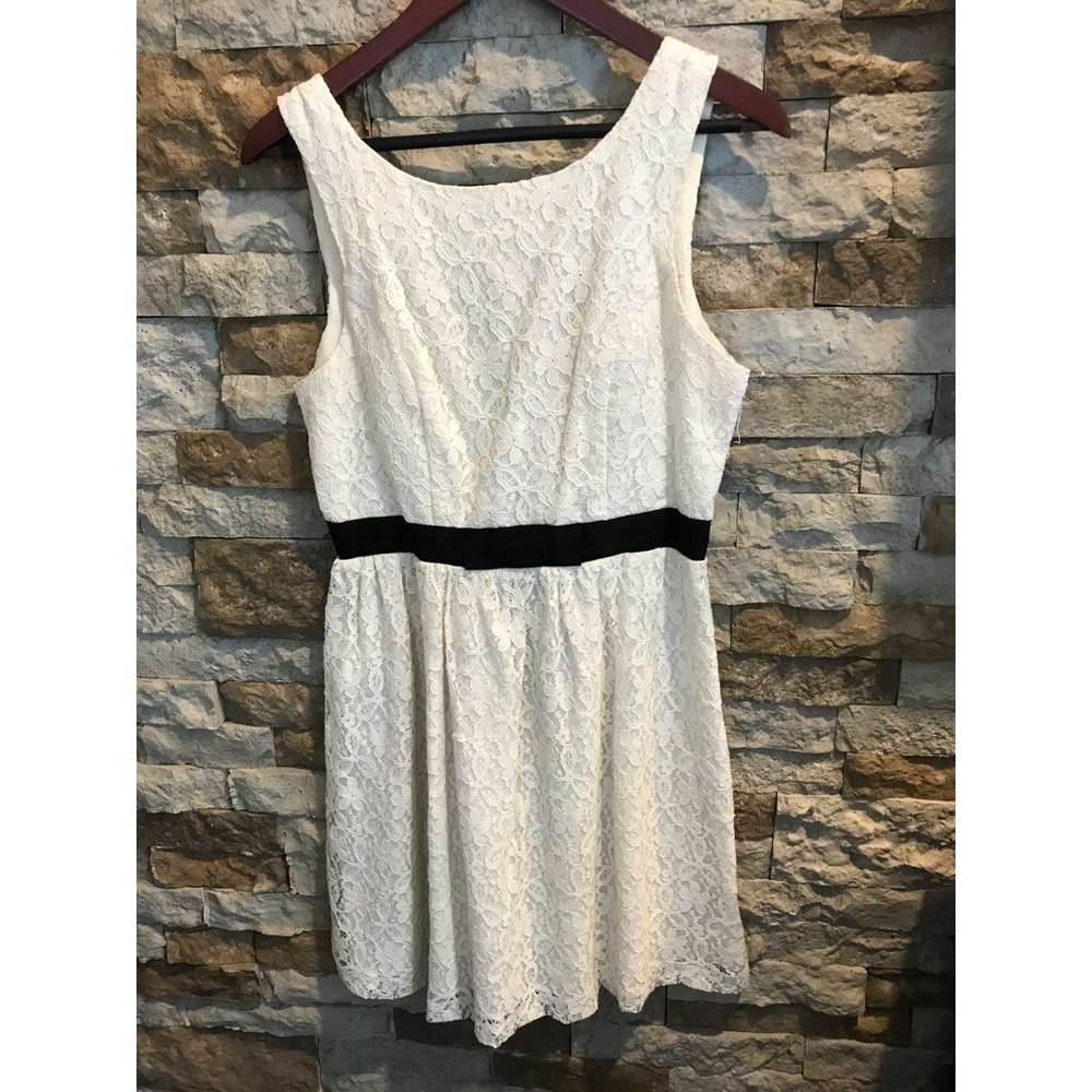 White lace dress